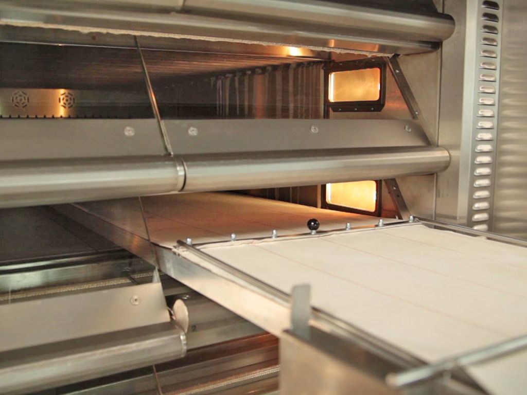 Manual deck oven loader bread loading