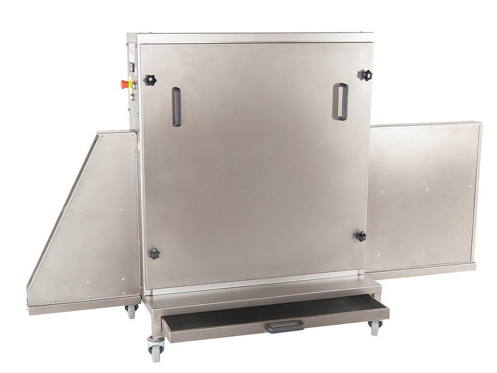 Trays cleaning machine side view open