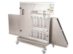 Trays cleaning machines